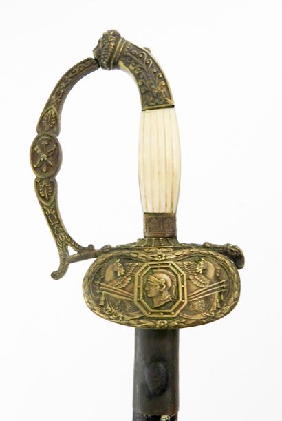ARMES BLANCHES. Epée d'officier supérieur...