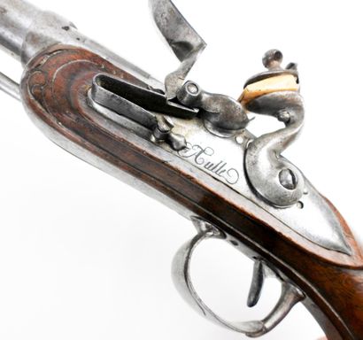 ARMES à FEU. Paire de pistolets à silex d'officier...