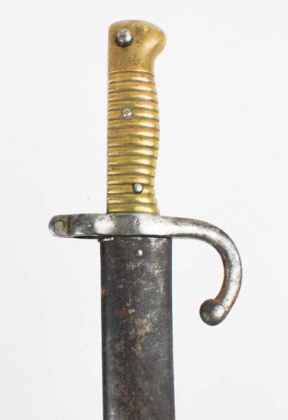 BAIONNETTES. Chassepot model 1866 saber-bayonet...