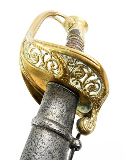ARMES BLANCHES. Sabre d'officier supérieur...