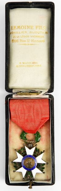 DÉCORATIONS. ORDRE de la LÉGION d'HONNEUR....