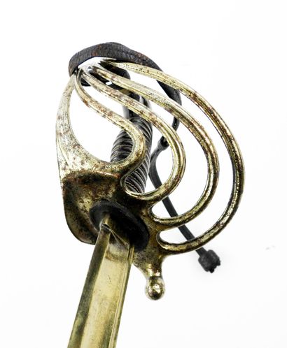 ARMES BLANCHES. Sabre d'officier d'infanterie...