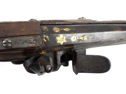 ARMES à FEU. Pistolet à silex à monture en...