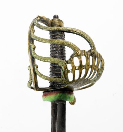 ARMES BLANCHES. Sabre d'officier de cavalerie...