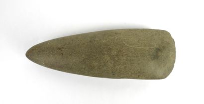 ARCHÉOLOGIE. Hache polie. France, Néolithique...