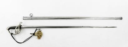 ARMES BLANCHES. Sabre d'officier d'infanterie...