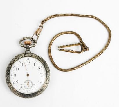 SOUVENIR. Montre gousset en argent , gravée...