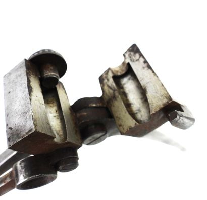 SPARE PARTS. Steel bullet mould, 4 powder...