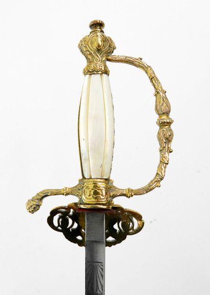 ARMES BLANCHES. Epée d'officier ou de fonctionnaire...