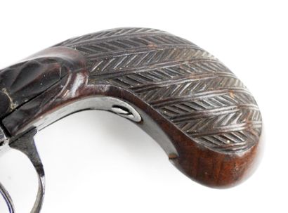 ARMES à FEU. Pistolet à coffre à percussion,...