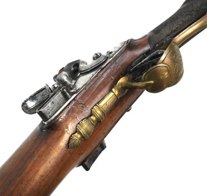 ARMES à FEU. Fusil de chasse à silex, monture...