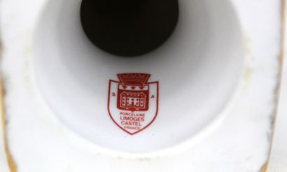 CURIOSITÉS: Ensemble de deux bustes représentant...