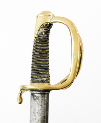 ARMES BLANCHES. Sabre de cavalerie légère...