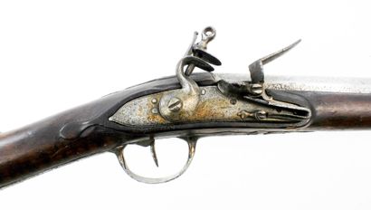 FIREARMS. Officer's flintlock rifle, walnut...