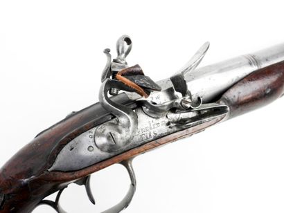 ARMES à FEU. Pistolet à silex à monture en...