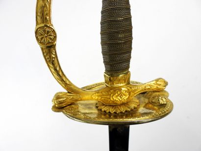 ARMES BLANCHES. Belle épée d'officier supérieur...