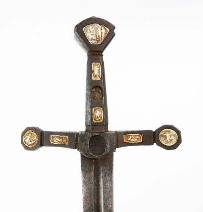 ARMES BLANCHES. Épée en acier à poignée octogonale...