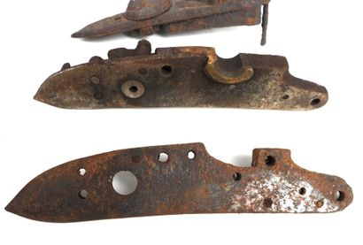 SPARE PARTS. Set of flintlock or percussion...