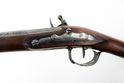 ARMES à FEU. Tromblon à monture en noyer,...