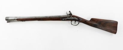 ARMES à FEU. Tromblon à monture en noyer,...