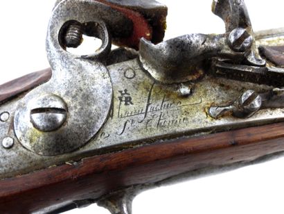ARMES à FEU. Tromblon à monture en noyer,...
