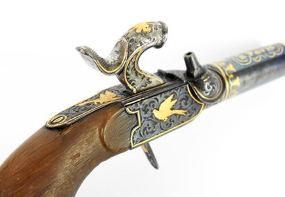 ARMES à FEU. Pistolet à coffre à percussion...