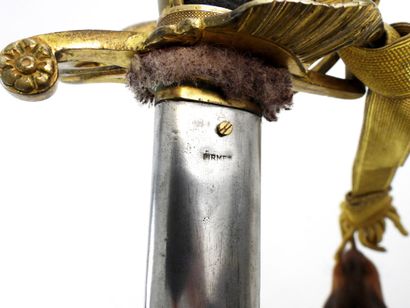 ARMES BLANCHES. Sabre d'officier du 6e régiment...
