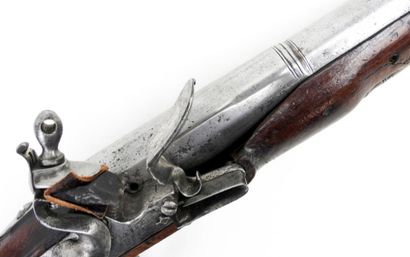 ARMES à FEU. Pistolet à silex à monture en...