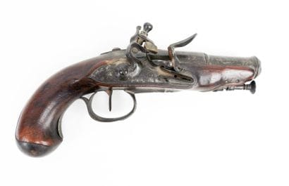 ARMES à FEU. Petit pistolet à silex de voyage...