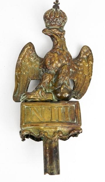 CUIVRERIES. Aigle de pavoisement tête à gauche...