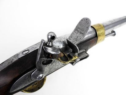 ARMES à FEU. Pistolet à silex de cavalerie...