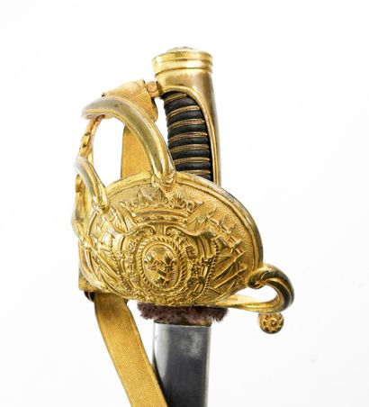 ARMES BLANCHES. Sabre d'officier du 6e régiment...