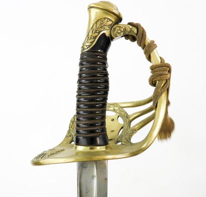 ARMES BLANCHES. Sabre de sous-officier de...