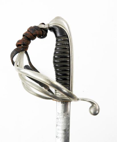 ARMES BLANCHES. Sabre d'officier d'infanterie...