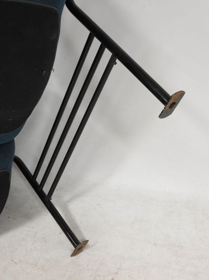 AIRBORNE Editions 
Double bench, with a duck-green...