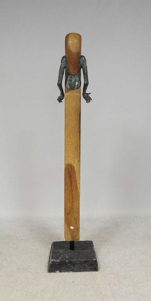 81. N. PAUL - XXeme
L'Egyptienne
Grande sculpture...