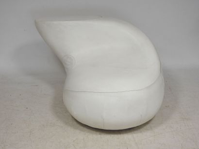 ARTEMIDE
Set of two biomorphic armchairs...