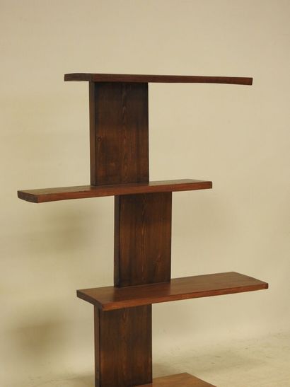 Travail moderne
Bibliothèque totem en bois...
