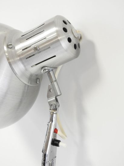Piece from the 1970s
Architectural lamp mounted...