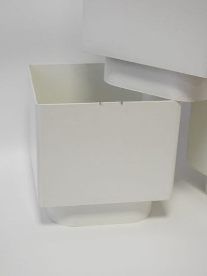 AMI
Set of 4 quadrangular planters made of...
