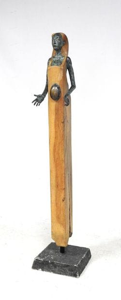81. N. PAUL - XXeme
L'Egyptienne
Grande sculpture...