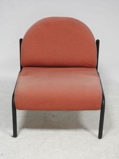 SOUVIGNET
Armchair with a curved backrest,...