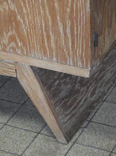 Travail des années 50
Buffet à hauteur d'appui...