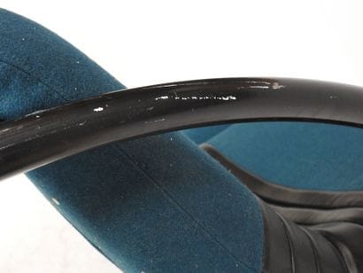 AIRBORNE Editions 
Double bench, with a duck-green...