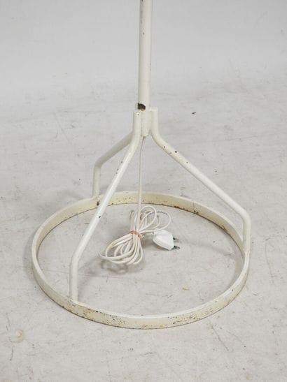 Travail des années 50
Lampadaire tripode...
