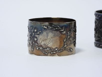 Lot de 4 ronds de serviette en argent poinçon...
