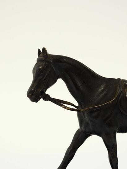 Gaston d'ILLIERS (1876-1932)
Cheval scellé...