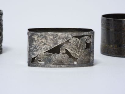 Lot de 4 ronds de serviette en argent poinçon...