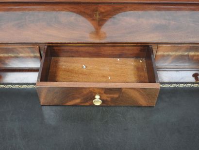 TABLE-BUREAU en acajou et placage d'acajou,...