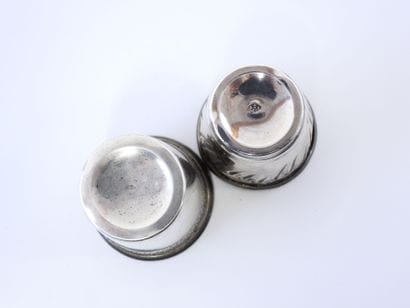 Lot de 17 godets à alcool en argent poinçon...